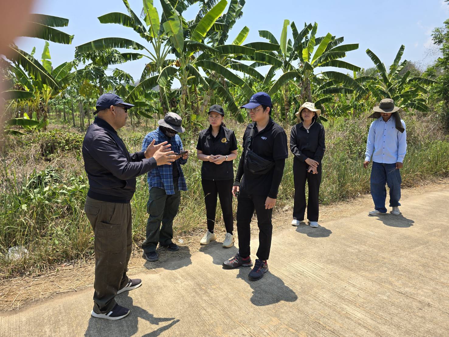 title - ปฏิรูปที่ดินจังหวัดเพชรบุรี พร้อมด้วยเจ้าหน้าที่ ส.ป.ก.เพชรบุรี ลงพื้นที่รวบรวมข้อมูลประกอบการพิจารณาของคณะกรรมการปฏิรูปที่ดินจังหวัดเพชรบุรี (คปจ.เพชรบุรี) กรณีหน่วยงานรัฐ ขออนุญาตใช้ที่ดินในเขตปฏิรูปที่ดินเพื่อกิจการสาธารณูปโภค